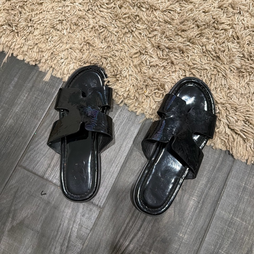 Men Hermes slides (need work) for the low $$ - Picture 1 of 2